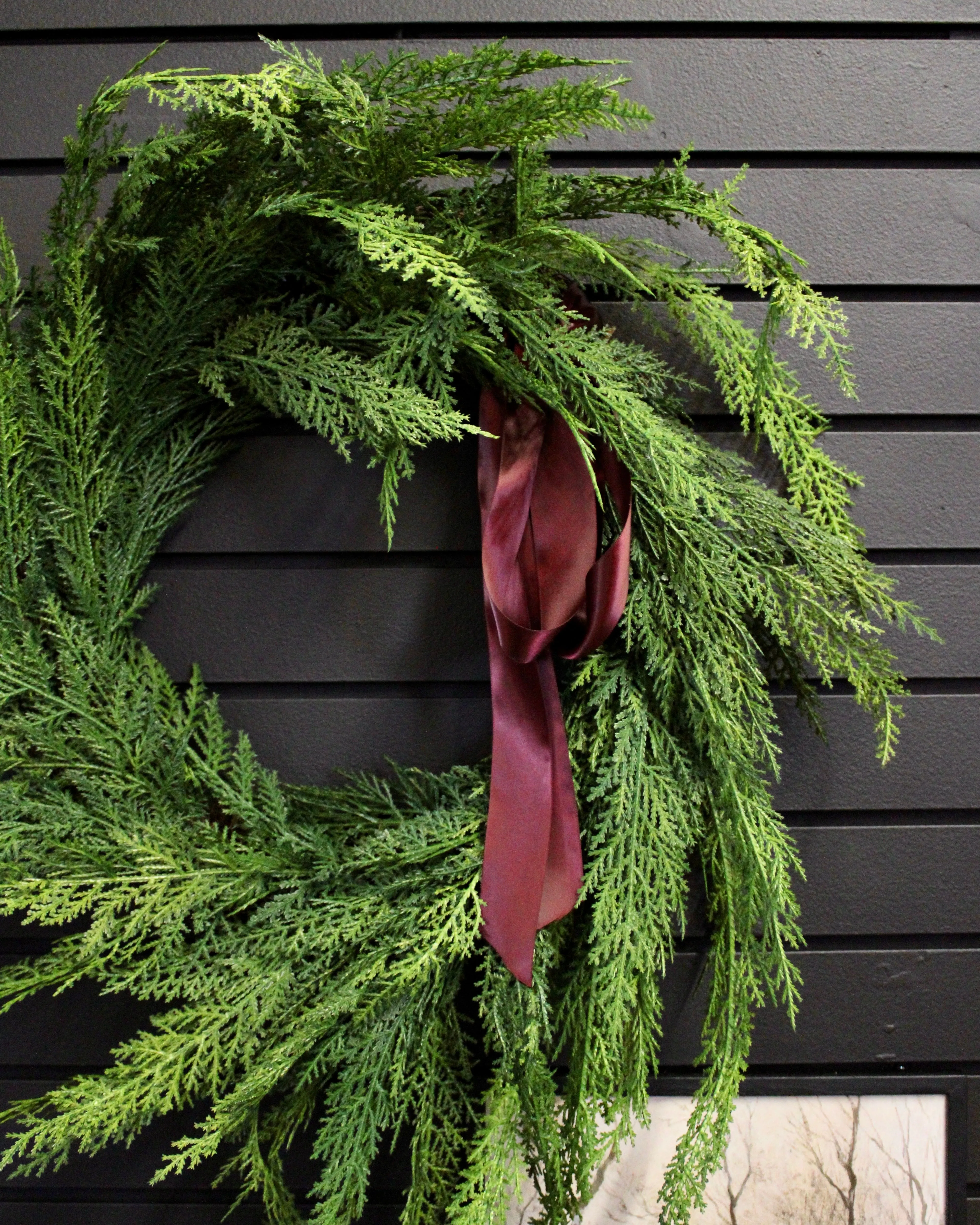 28” Fresh Touch Western Cedar Wreath