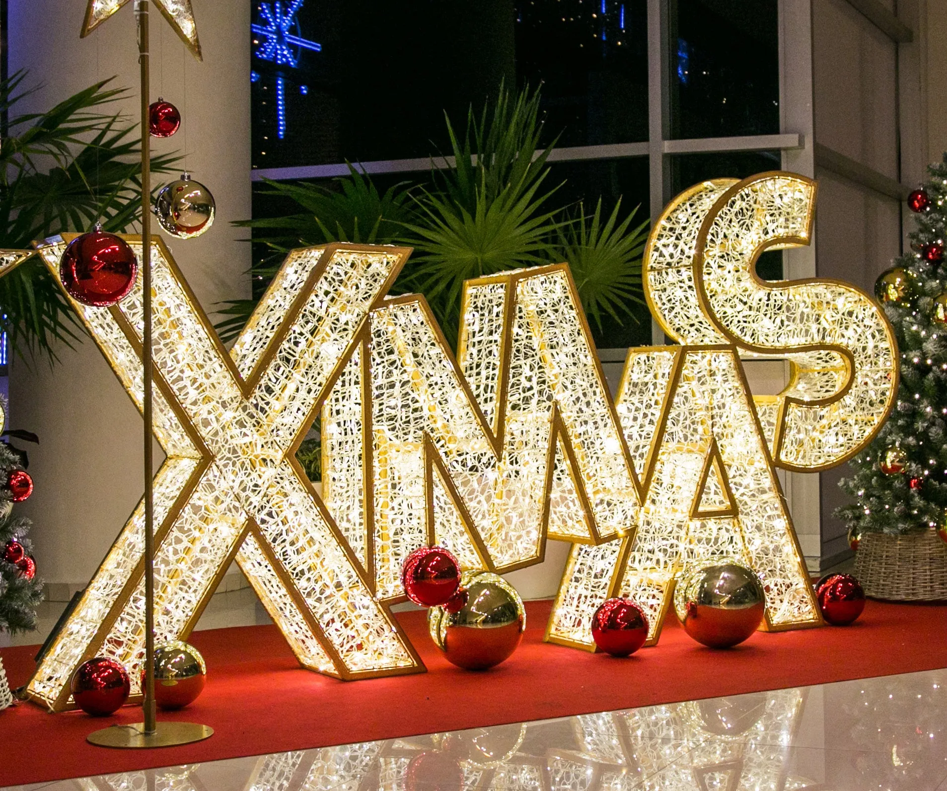 4.9' Giant Illuminated LED 'XMAS' Display