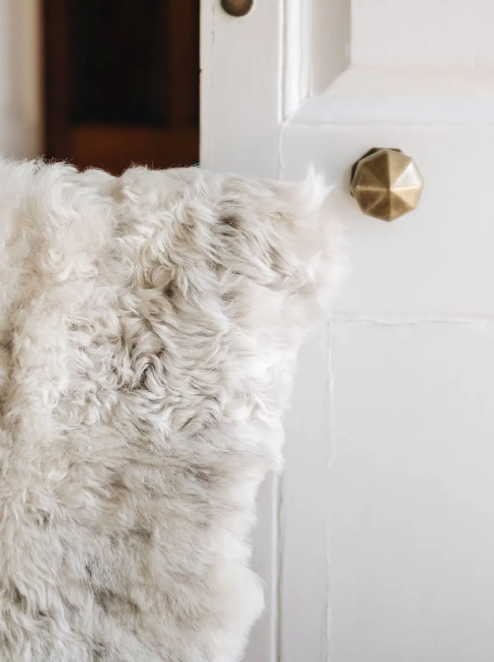 Icelandic Sheepskin Rug (Natural Spotted)