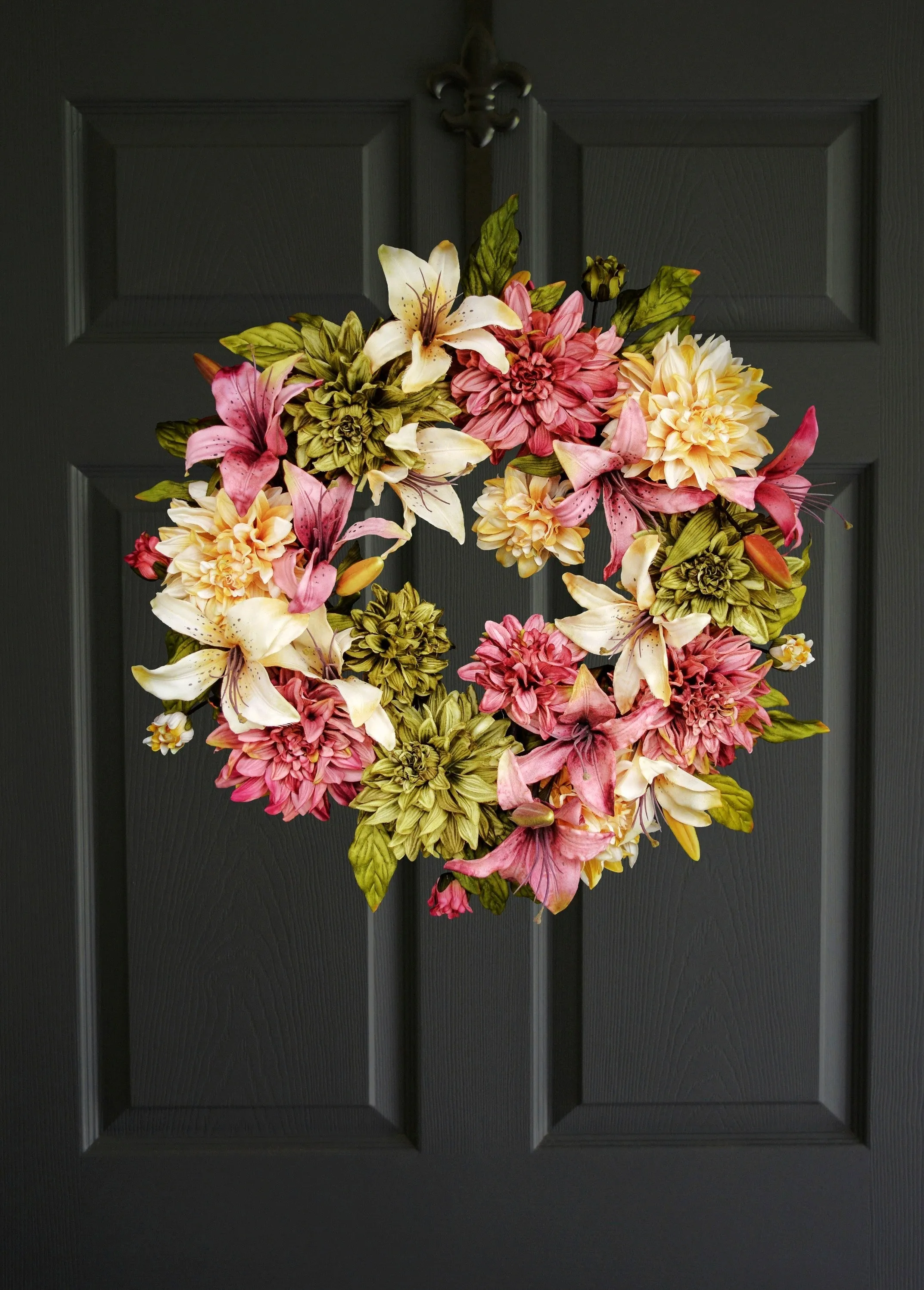 Pink Dahlia Flower Wreath